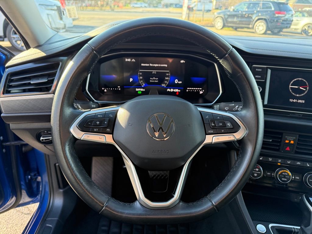 Used 2024 Volkswagen Jetta SE image 10