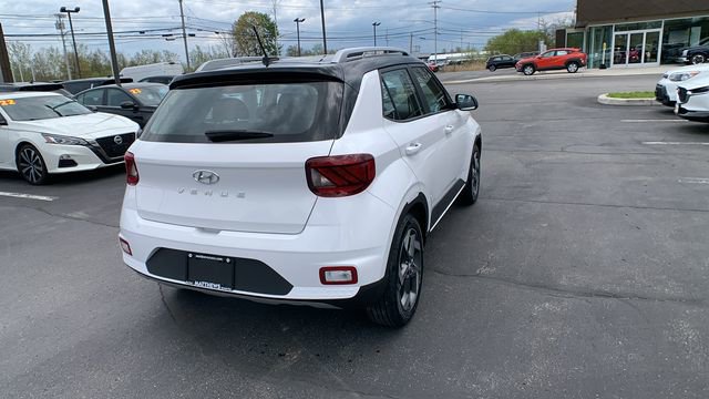 Certified 2023 Hyundai Venue Limited w/ Cargo Package FWD image 5