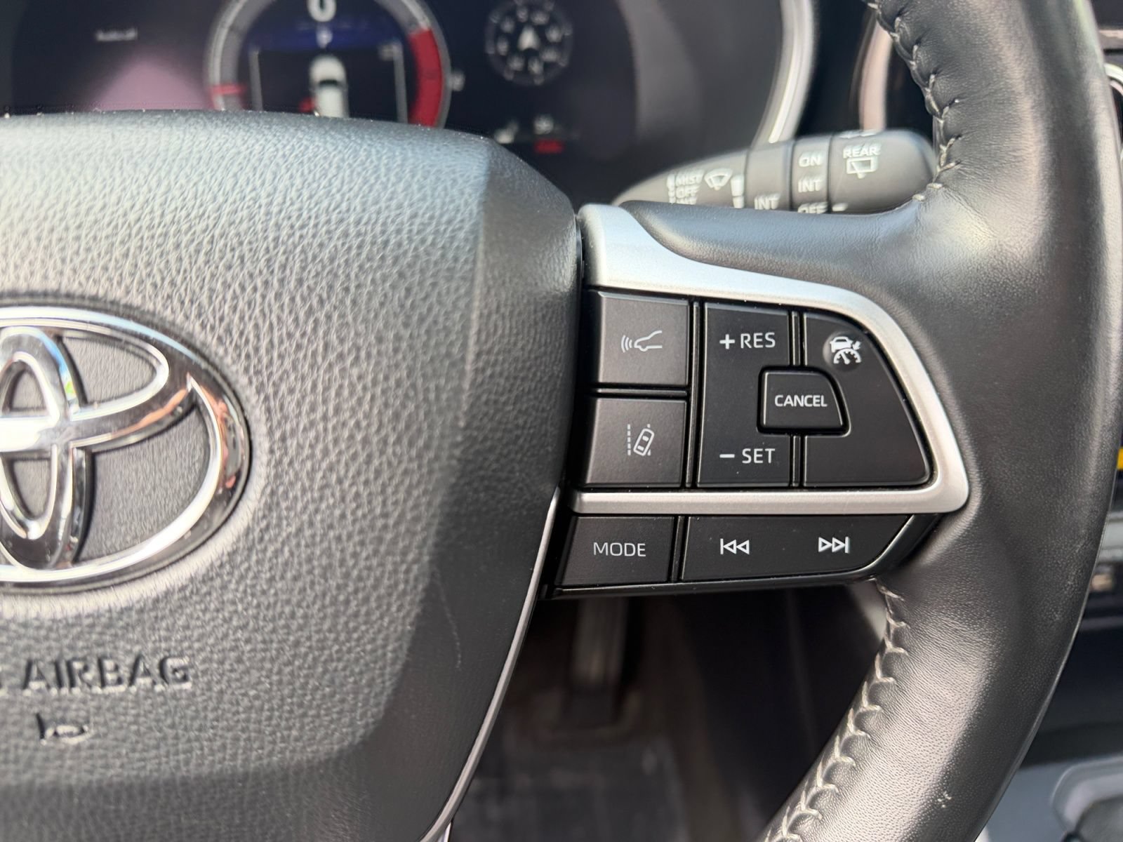 Certified 2025 Toyota Highlander XSE AWD/4WD image 20