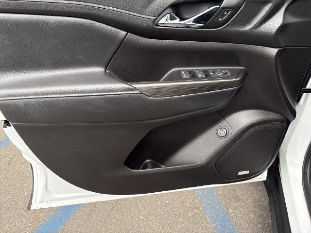 Certified 2023 GMC Acadia SLT FWD image 11