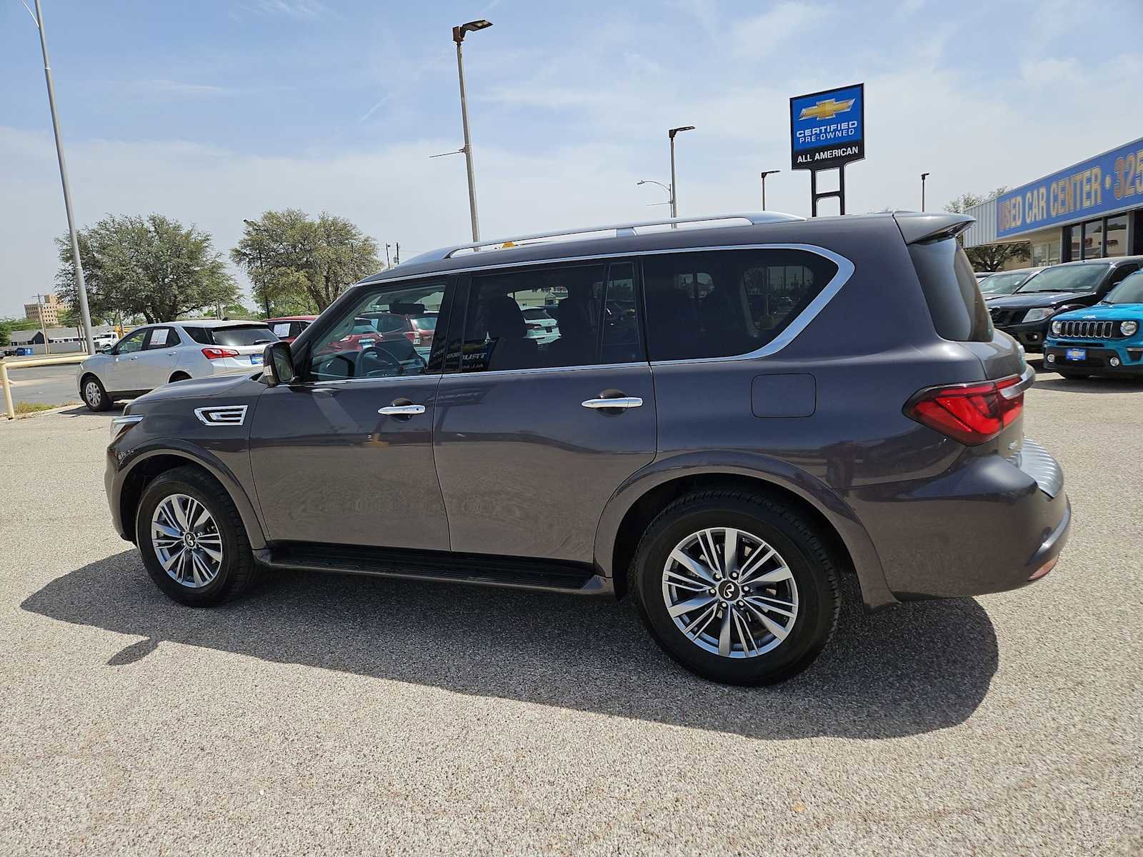 Used 2024 INFINITI QX80 Luxe AWD/4WD image 11