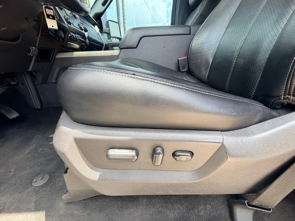Used 2016 Ford F350 Lariat w/ Lariat Ultimate Package AWD/4WD image 29