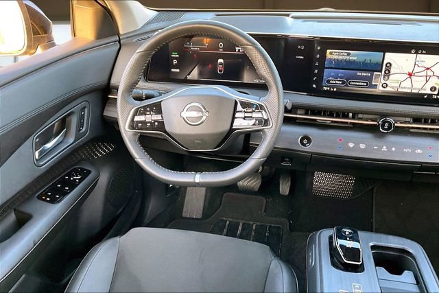 Used 2023 Nissan Ariya AWD image 5