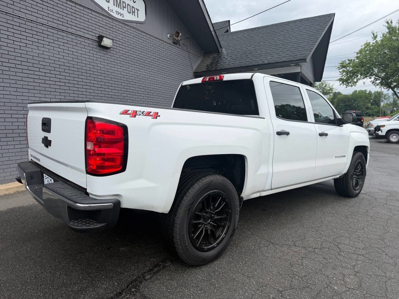 Used 2018 Chevrolet Silverado 1500 Custom w/ Custom Value Package AWD/4WD image 6