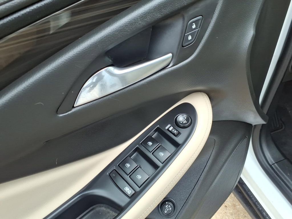 Certified 2020 Buick Envision FWD image 16