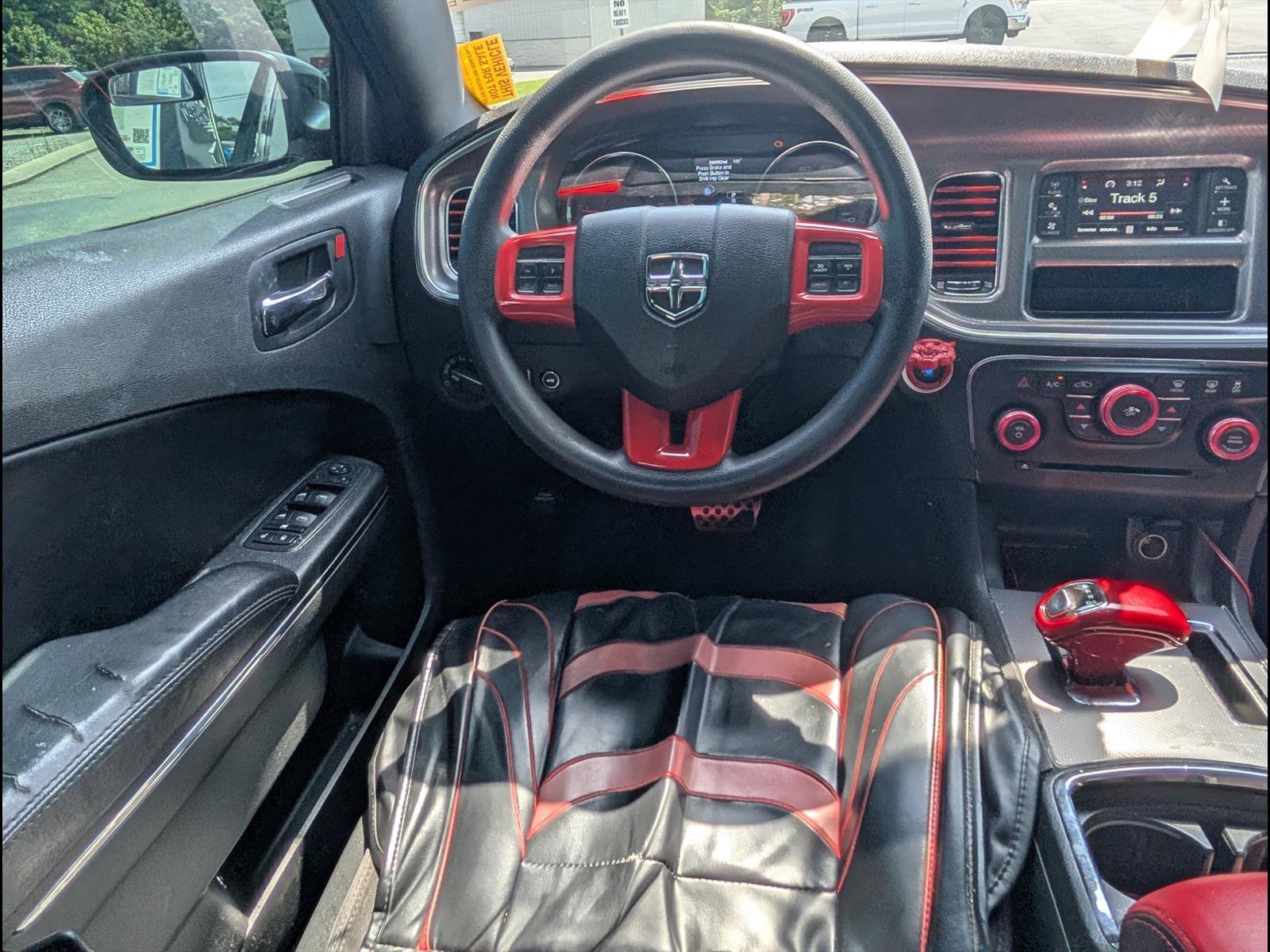 Used 2013 Dodge Charger SE RWD image 7