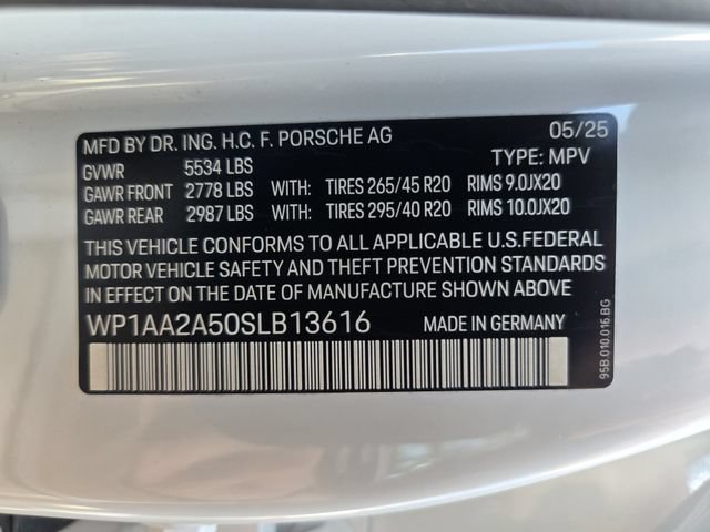 Used 2025 Porsche Macan Turbo AWD/4WD image 31