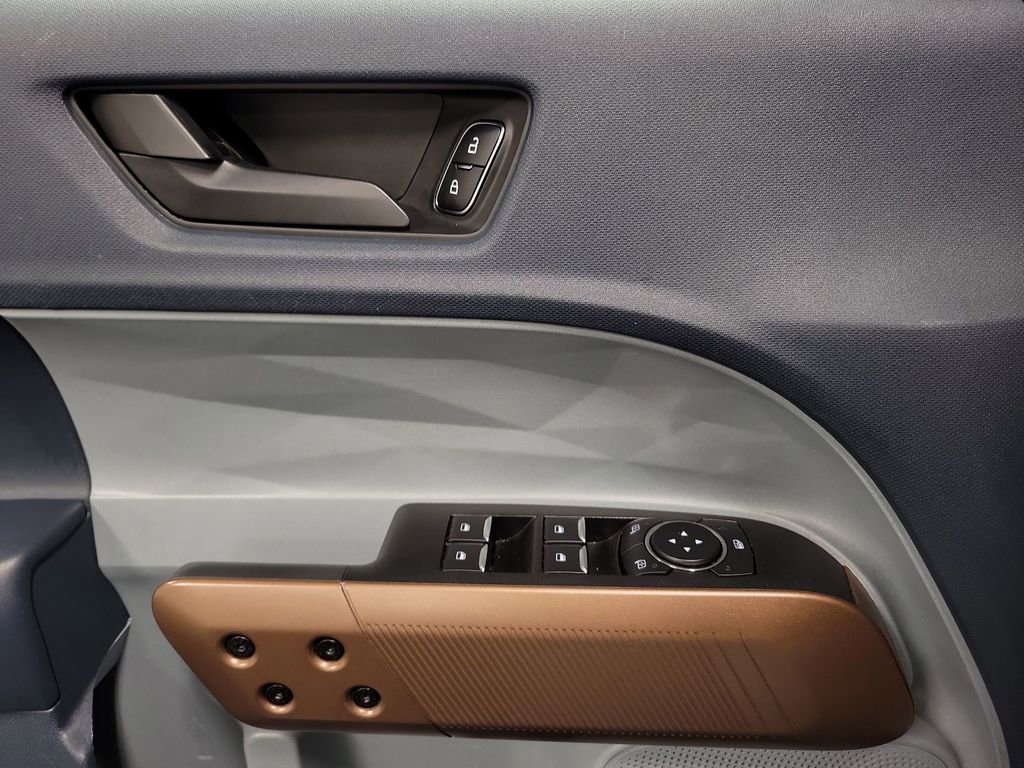 Used 2022 Ford Maverick Lariat w/ Lariat Luxury Package image 22