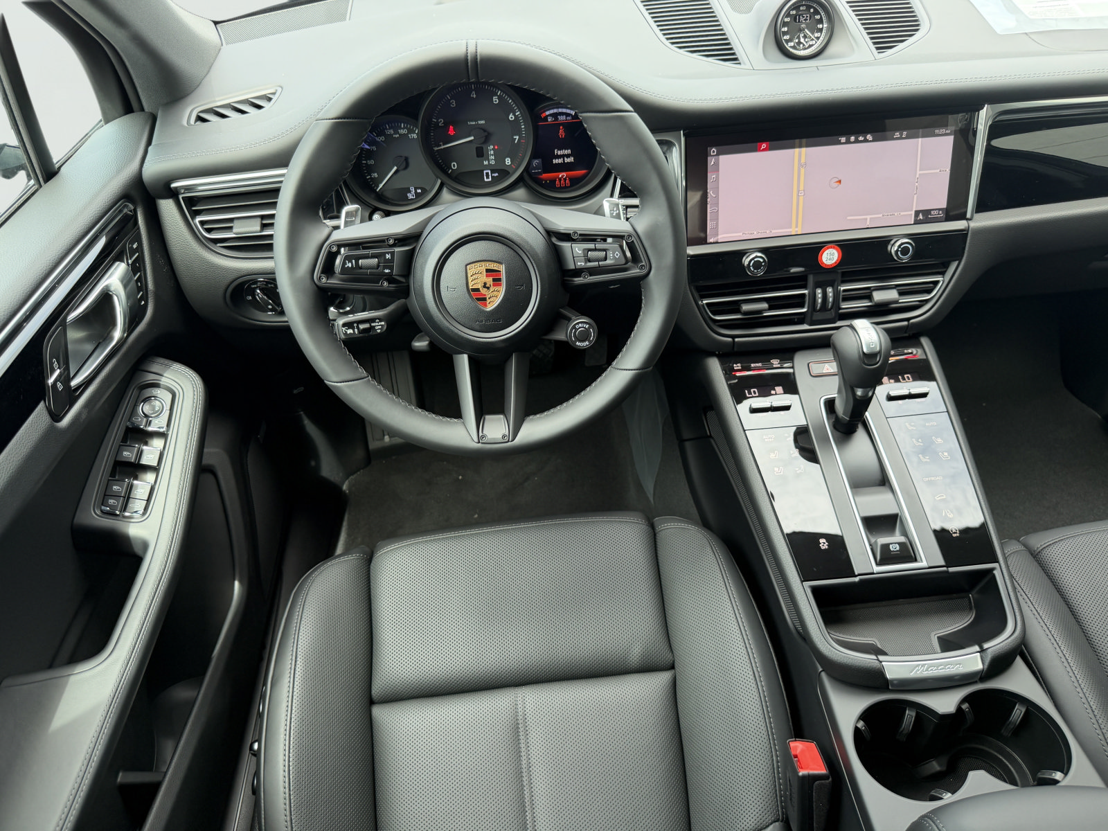 New 2026 Porsche Macan AWD/4WD image 15