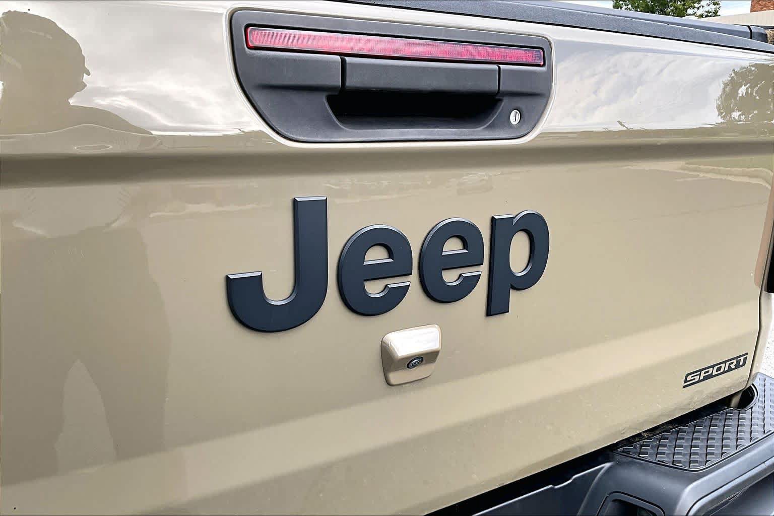 Used 2020 Jeep Gladiator Sport AWD/4WD image 31