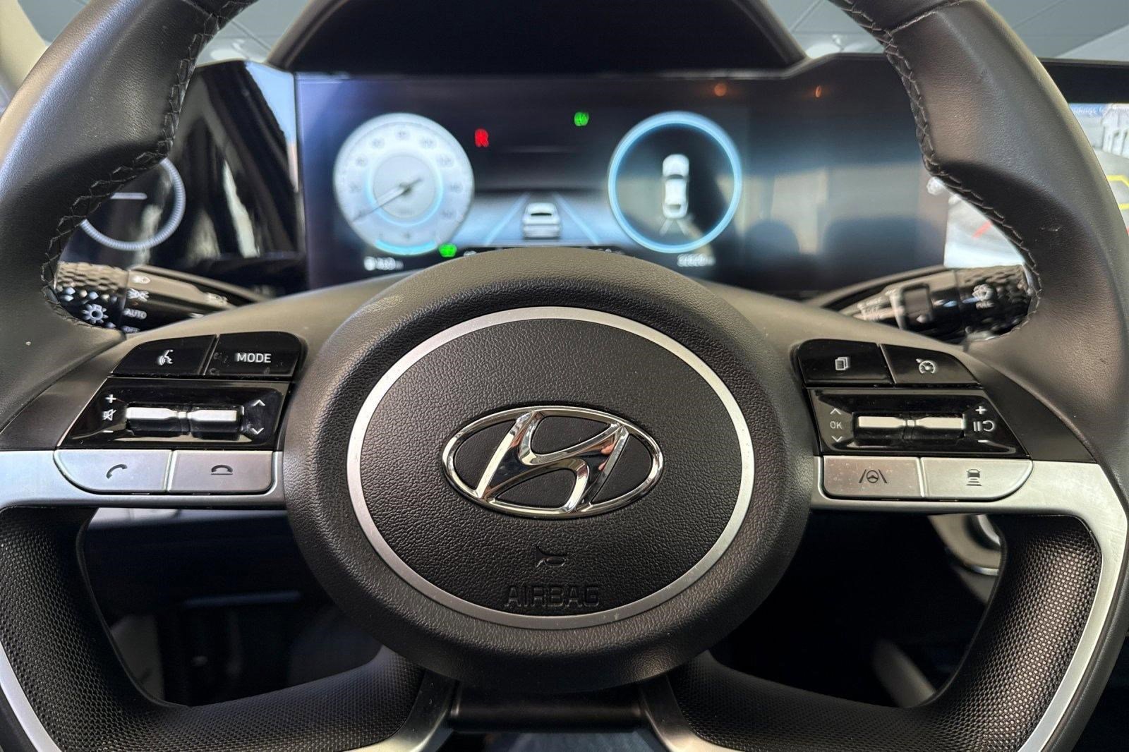 Used 2023 Hyundai Elantra Limited w/ Cargo Package FWD image 16