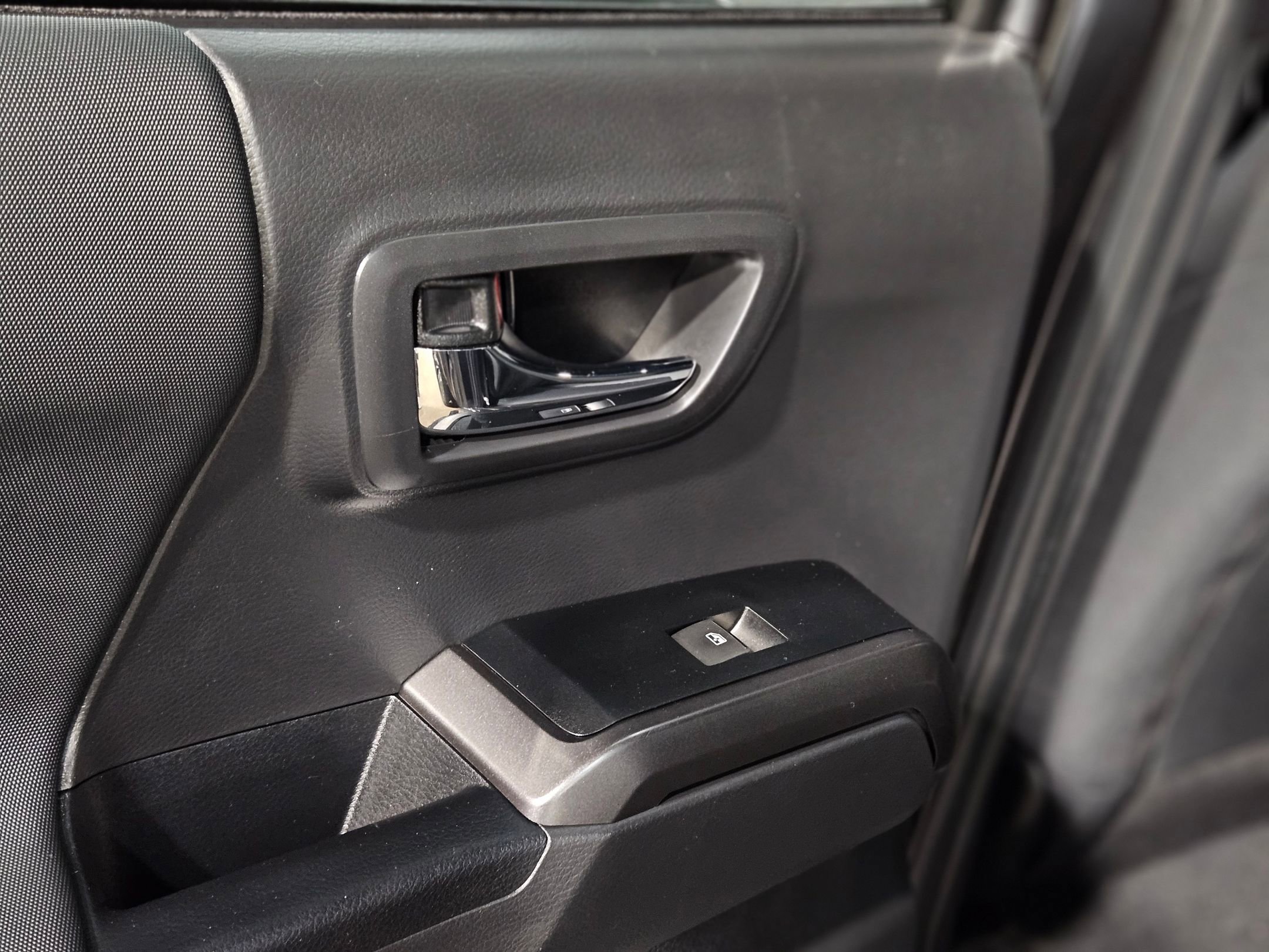 Used 2022 Toyota Tacoma TRD Sport image 34