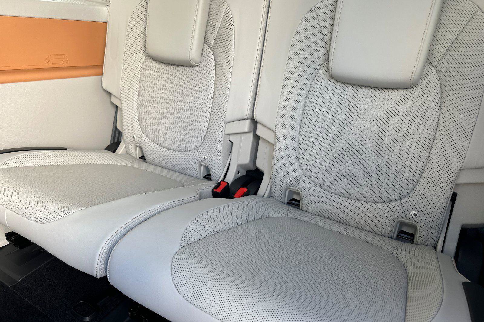 New 2025 Volkswagen ID. Buzz 1st Edition image 14