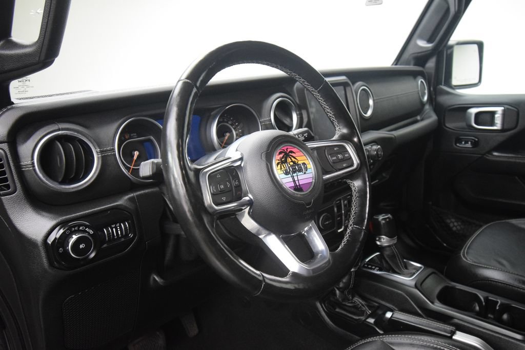 Used 2021 Jeep Wrangler Unlimited Sahara AWD/4WD image 16