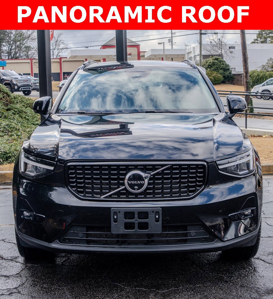 Used 2025 Volvo XC40 B5 Plus image 2