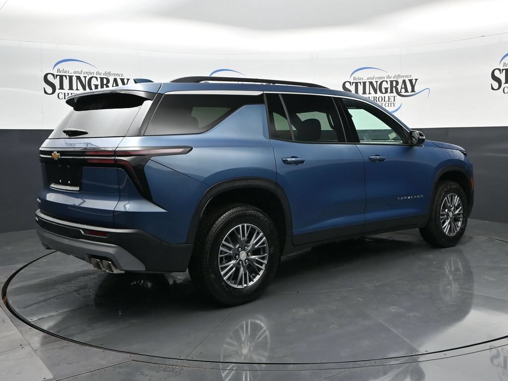 Used 2026 Chevrolet Traverse LT FWD image 9