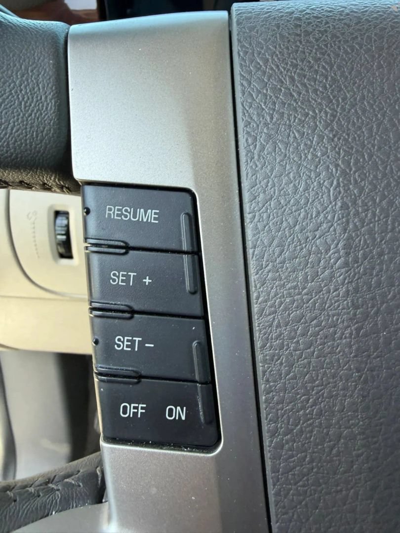 Used 2011 Ford Flex SEL w/ Rapid Spec Order Code FWD image 25