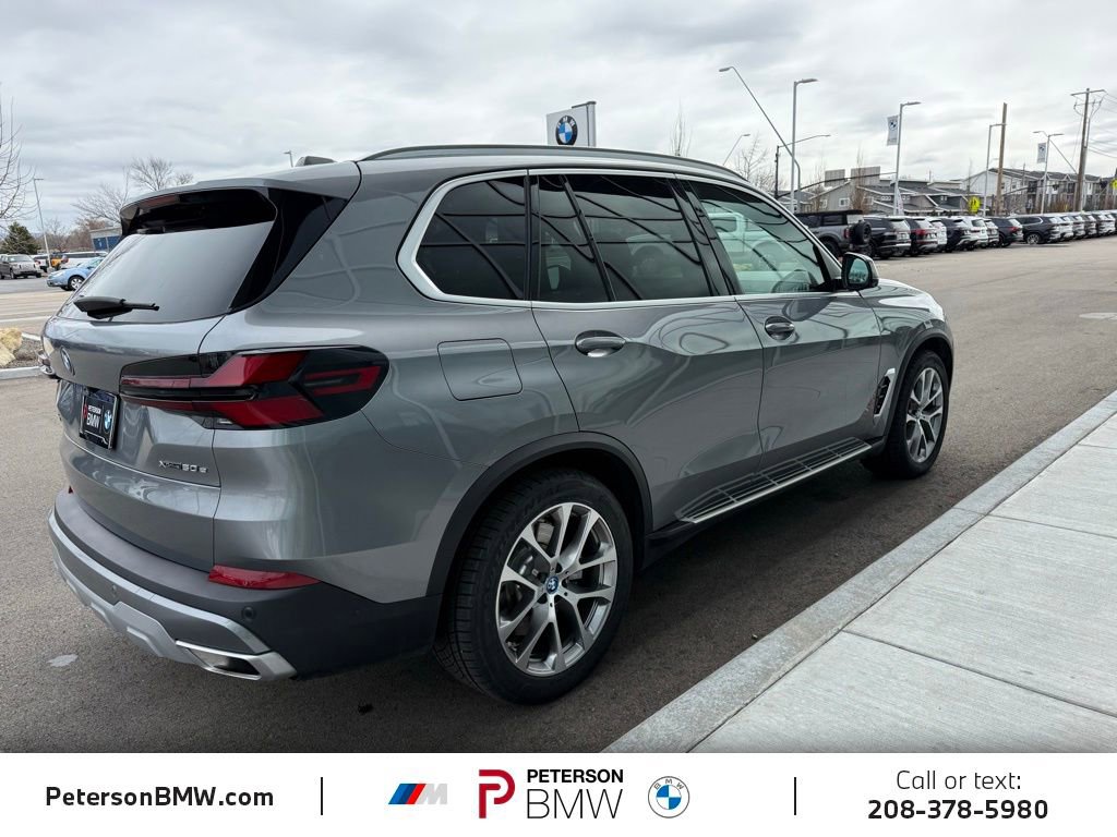 Used 2025 BMW X5 xDrive50e image 7