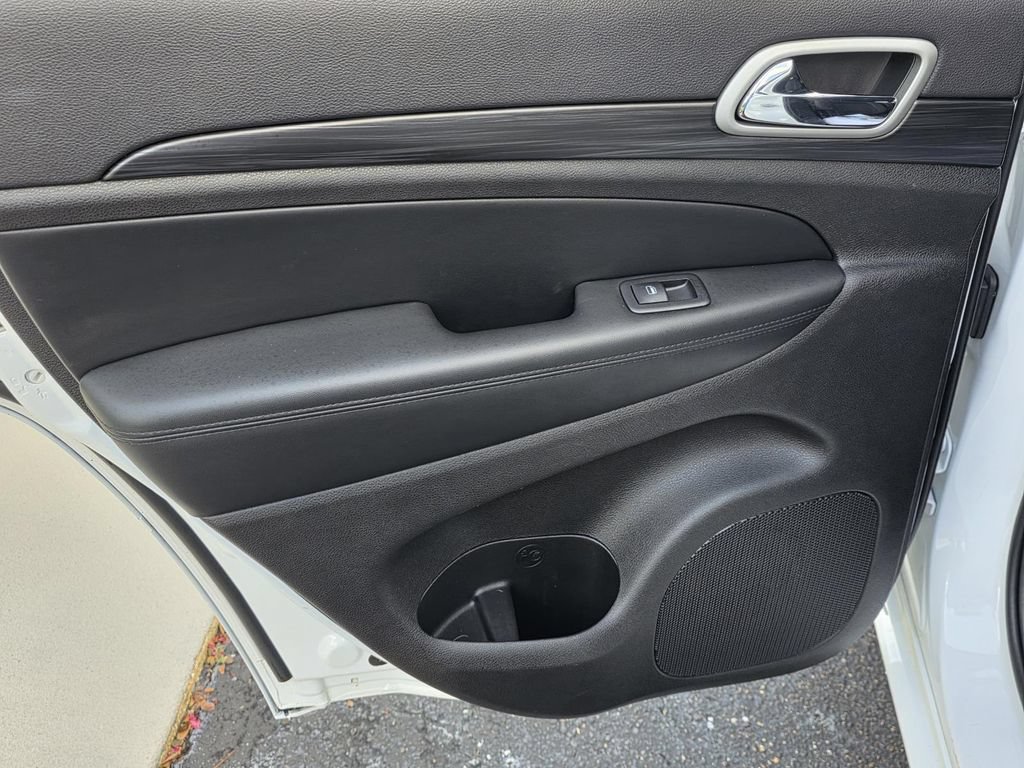 Used 2021 Jeep Grand Cherokee Laredo X RWD image 34