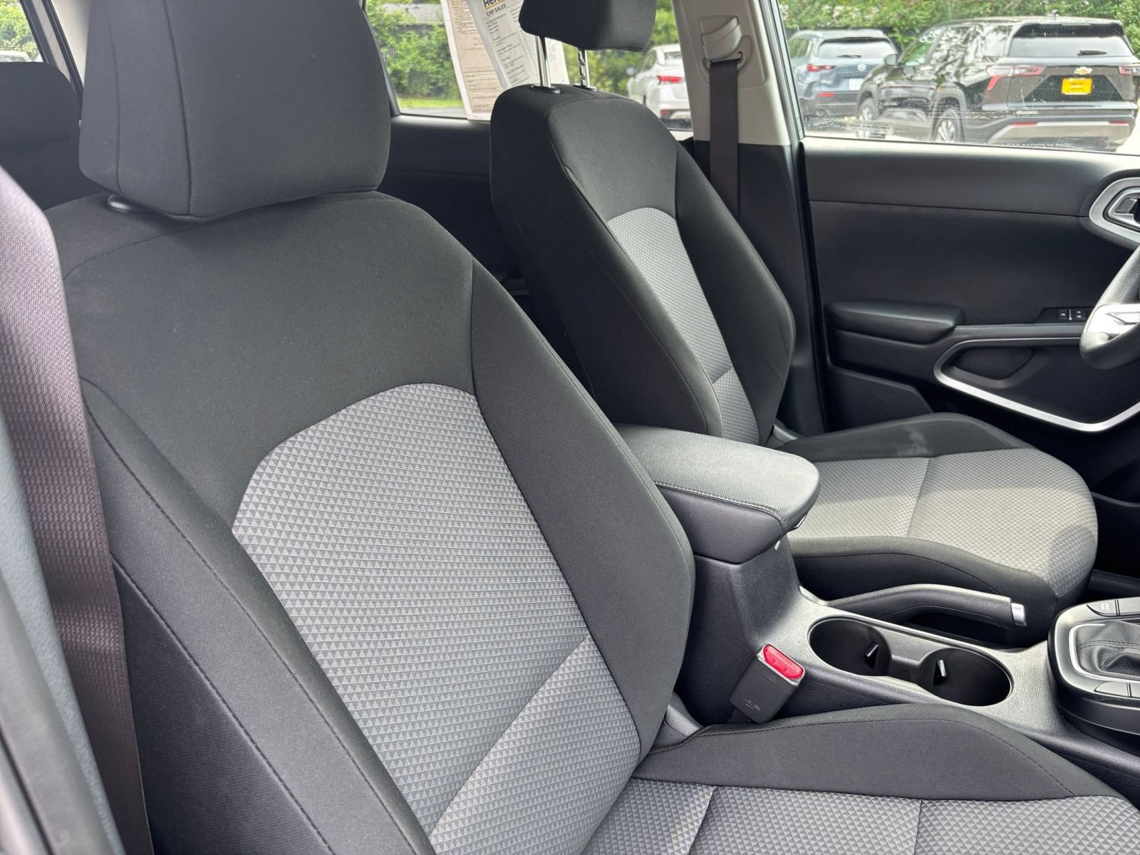 Used 2025 Kia Soul LX w/ LX Technology Package FWD image 33
