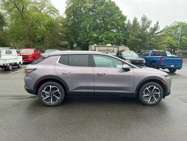 New 2026 Chevrolet Equinox EV LT AWD/4WD image 6