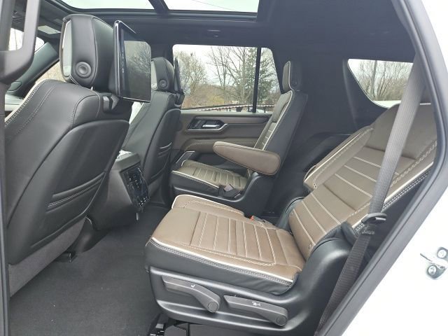 New 2026 GMC Yukon Denali Ultimate AWD/4WD image 19