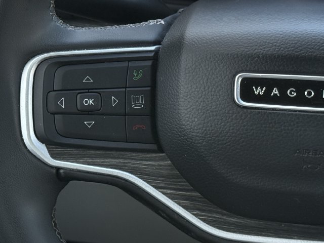 Used 2024 Jeep Wagoneer L Series II w/ Flexible Seating Group RWD image 14