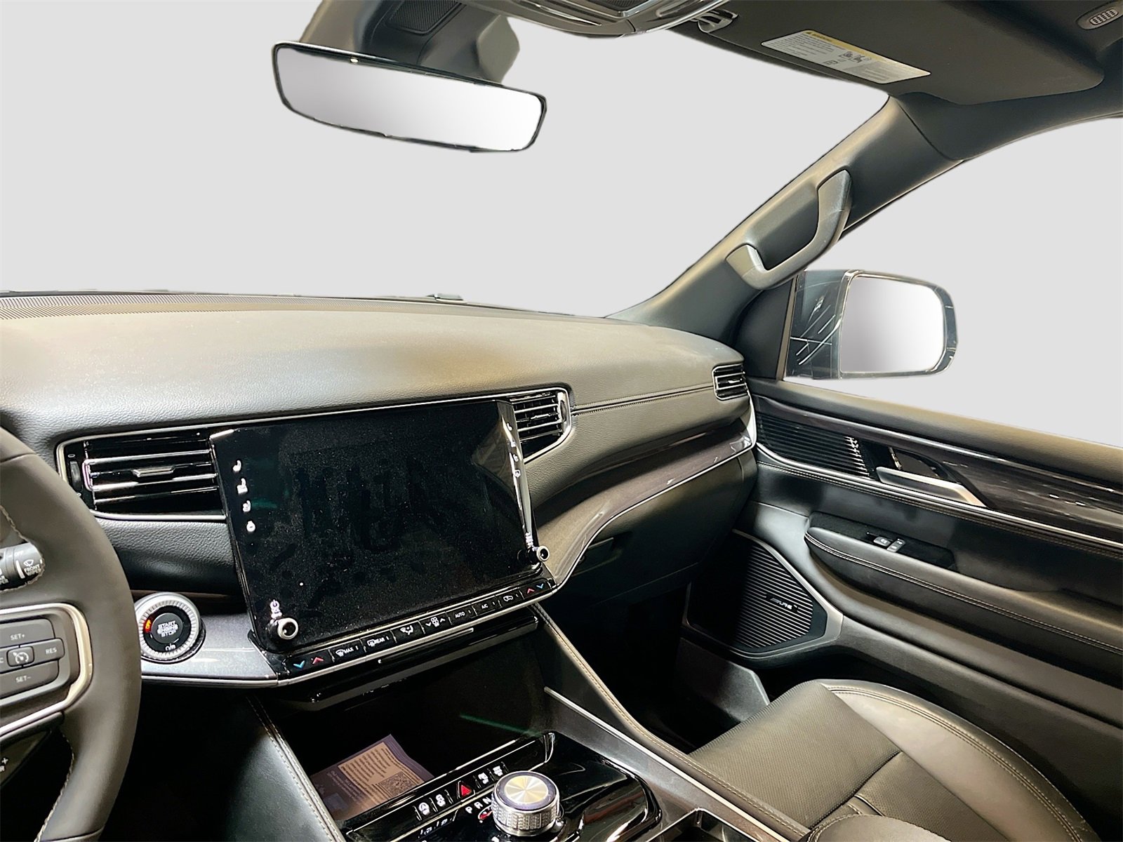 Used 2024 Jeep Wagoneer L 4WD image 24