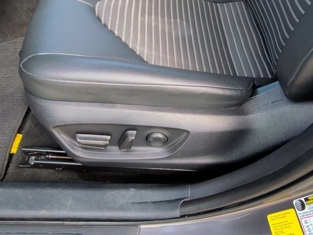 Used 2022 Toyota Camry SE FWD image 13