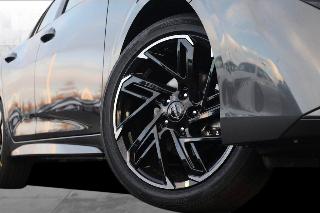 New 2026 Nissan Sentra SR w/ SR Premium Package image 3