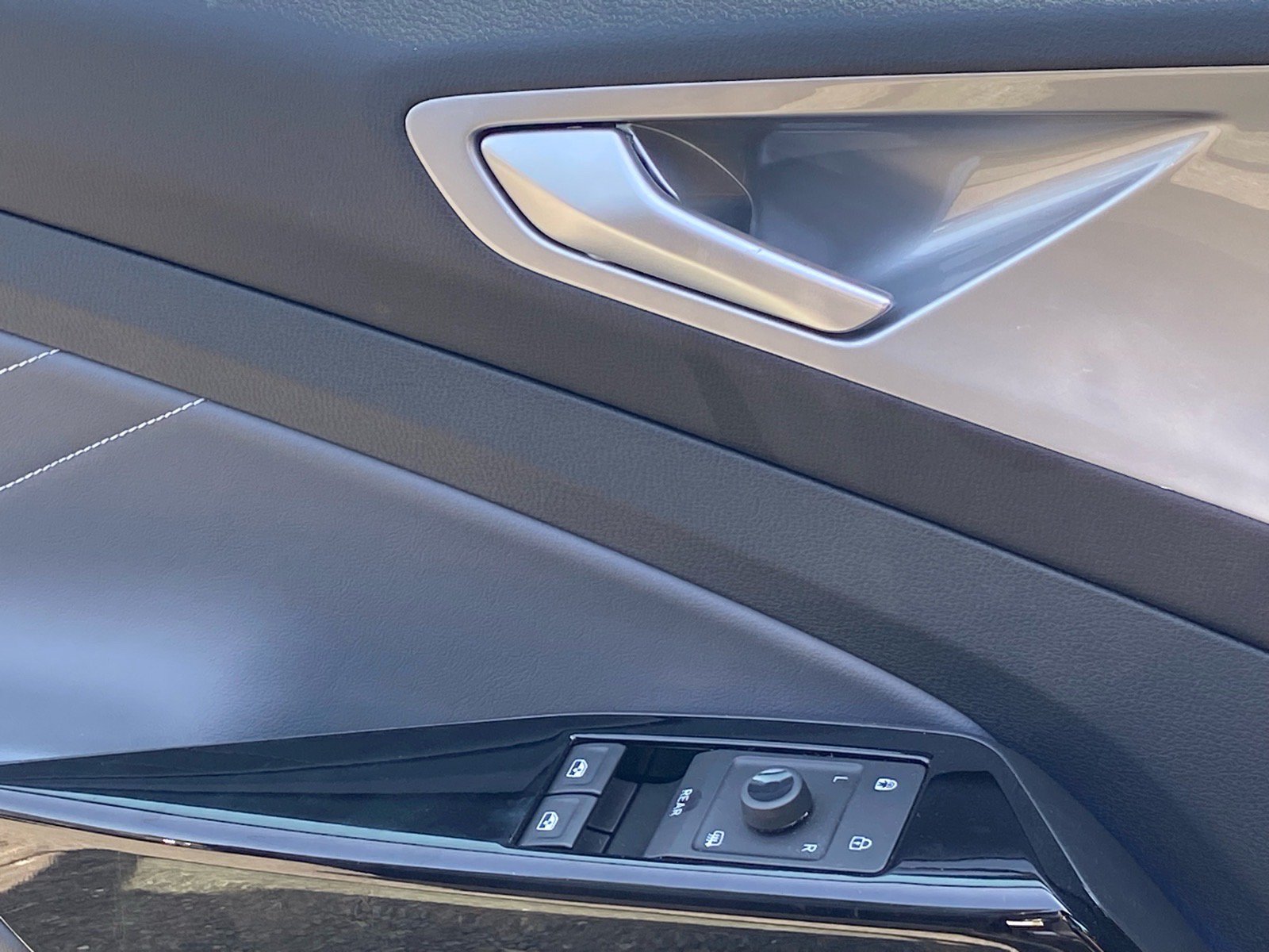 Certified 2023 Volkswagen ID.4 Pro S RWD image 16
