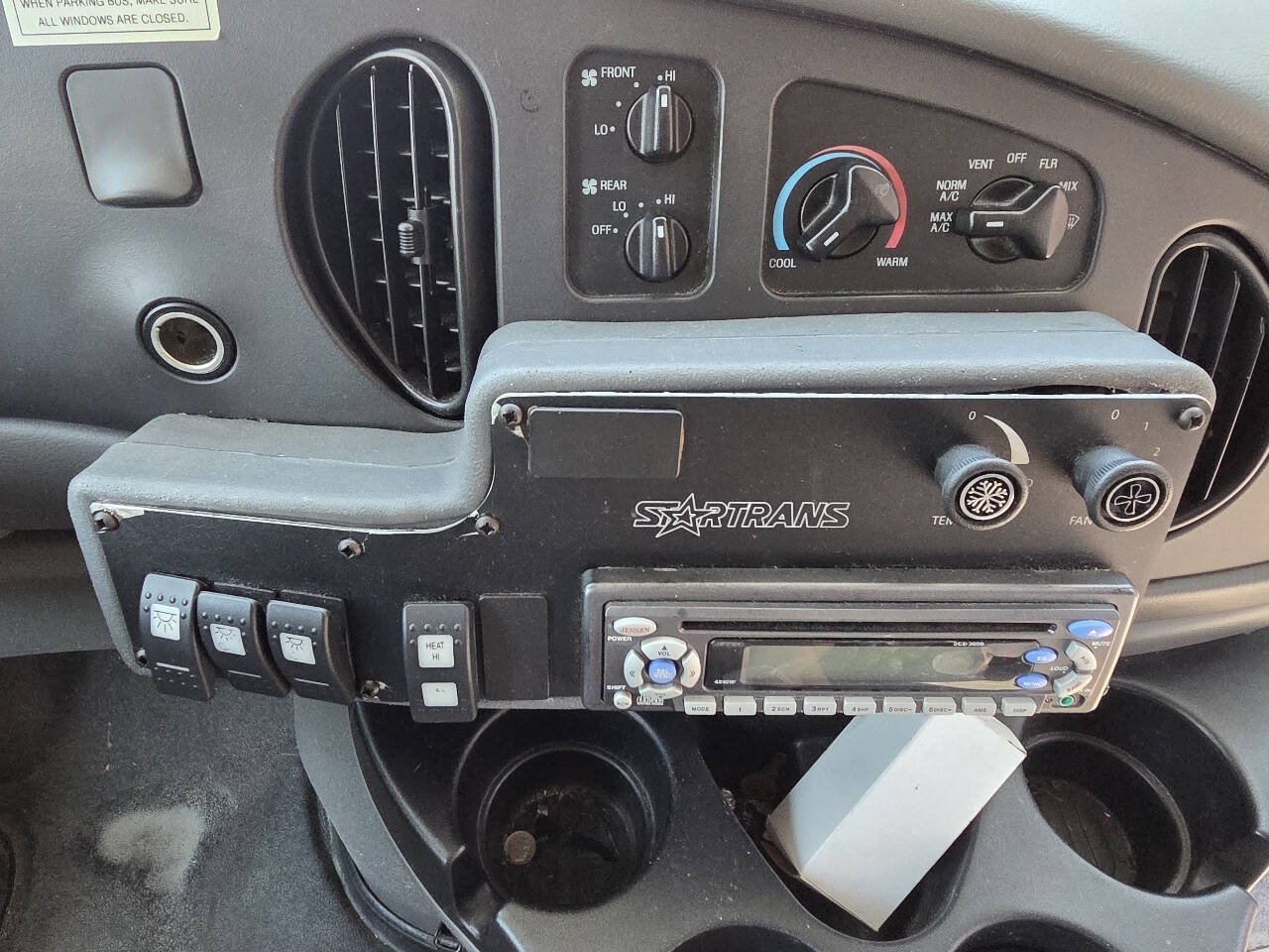 Used 2006 Ford E-450 and Econoline 450 RWD image 19