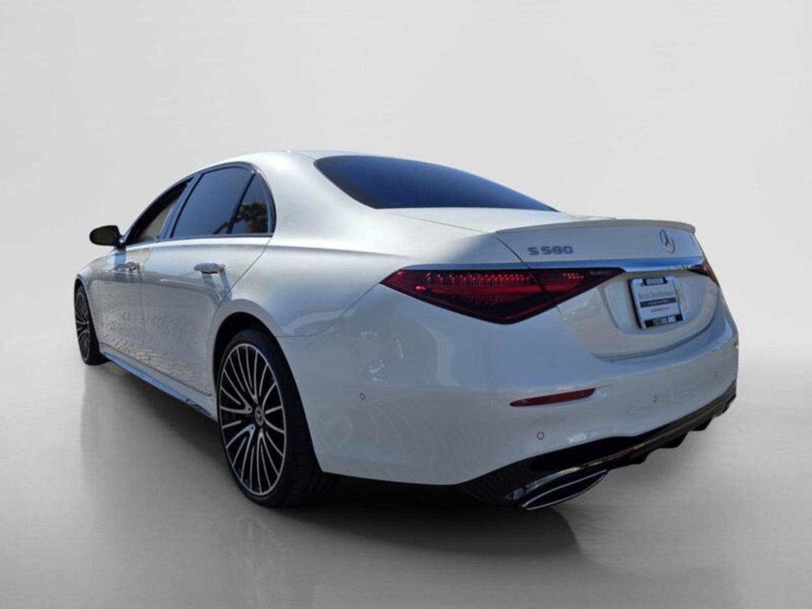 Used 2023 Mercedes-Benz S 580 4MATIC Sedan image 3