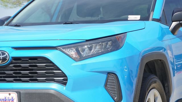 Used 2019 Toyota RAV4 LE image 4