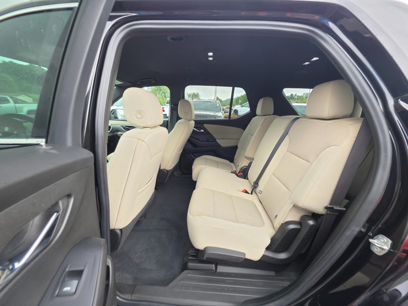 Used 2022 Chevrolet Traverse LS AWD/4WD image 23