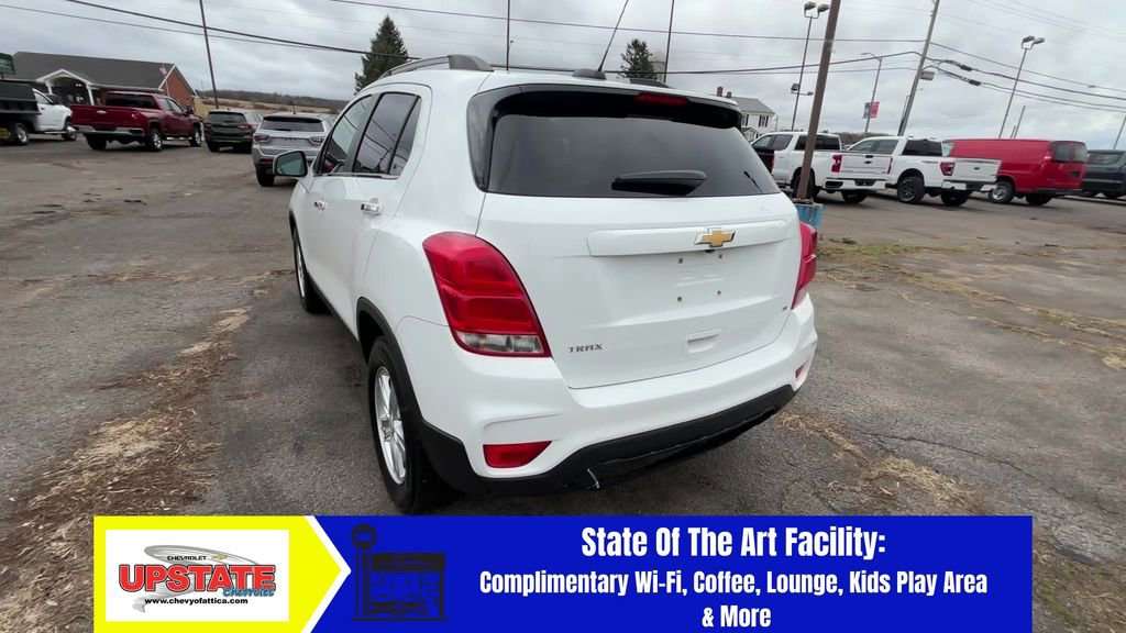 Used 2018 Chevrolet Trax LT w/ LT Convenience Package image 3