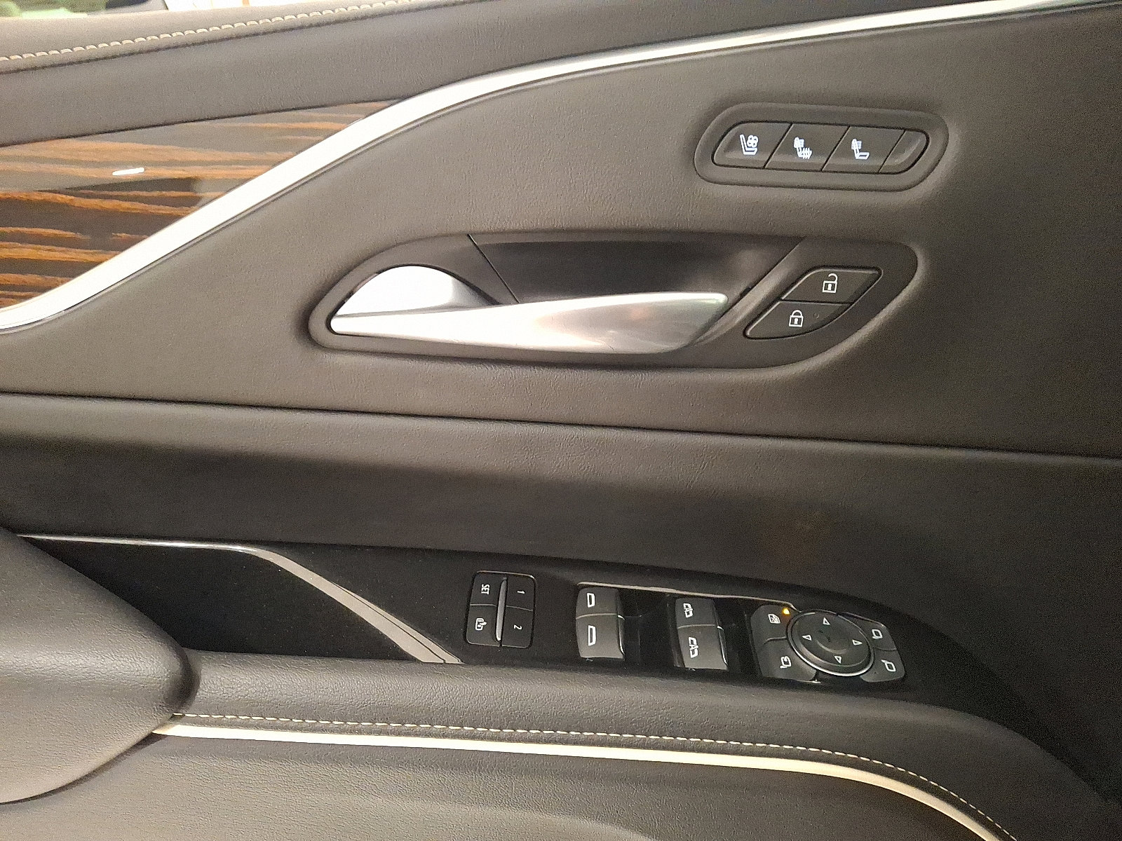 Certified 2023 Cadillac Escalade ESV Premium Luxury image 14