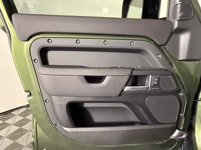 New 2026 Land Rover Defender 110 S AWD/4WD image 21