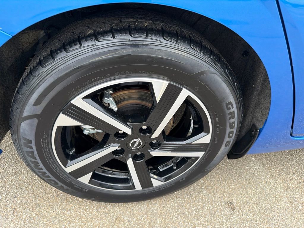 Used 2024 Nissan Sentra SV FWD image 12