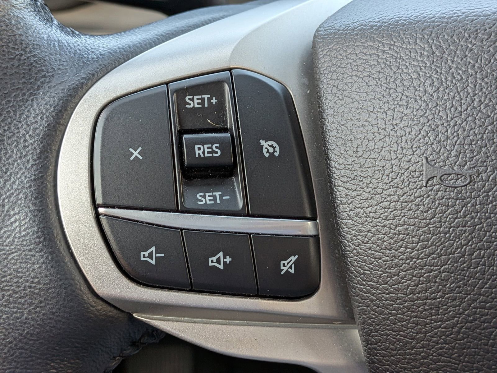 Certified 2022 Ford Explorer XLT w/ Equipment Group 202A image 28