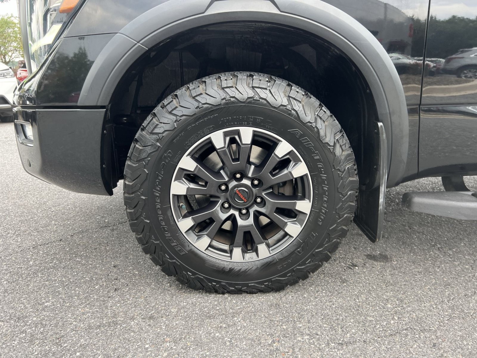 Used 2021 Nissan Titan PRO-4X w/ Pro-4x Convenience Package AWD/4WD image 12