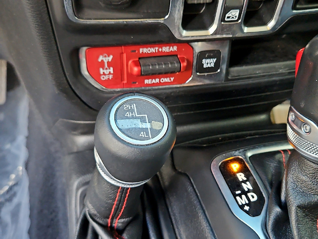 Used 2020 Jeep Wrangler Unlimited Rubicon w/ Dual Top Group AWD/4WD image 26
