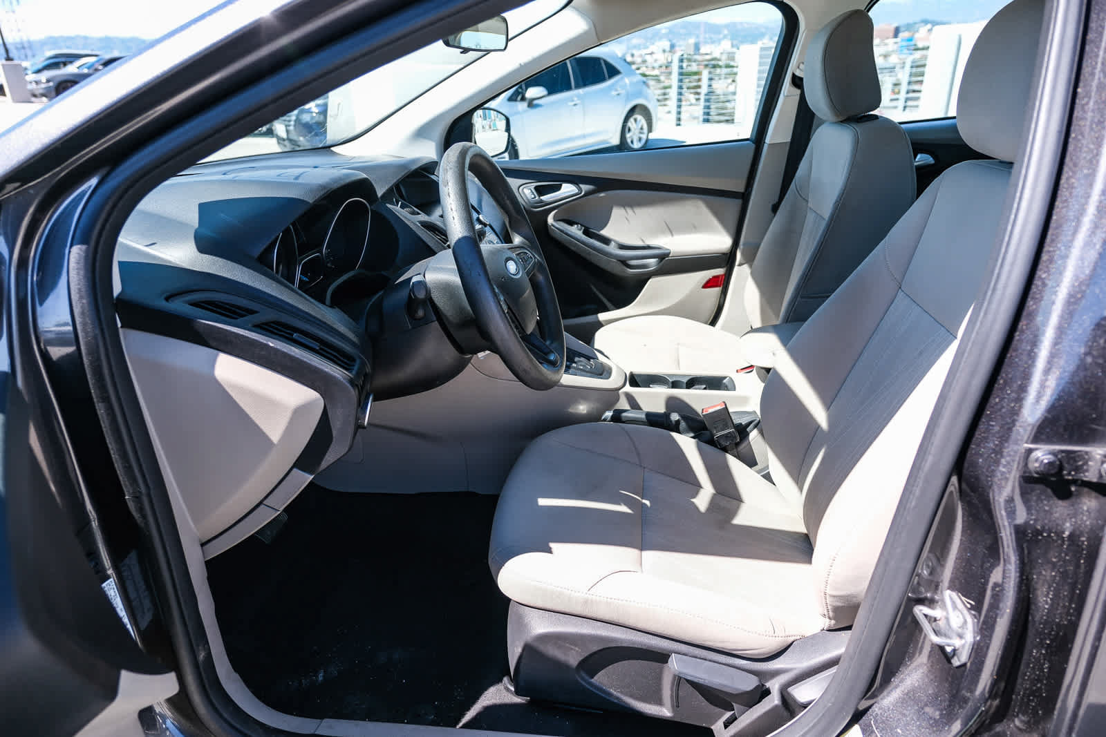 Used 2015 Ford Focus SE FWD image 20