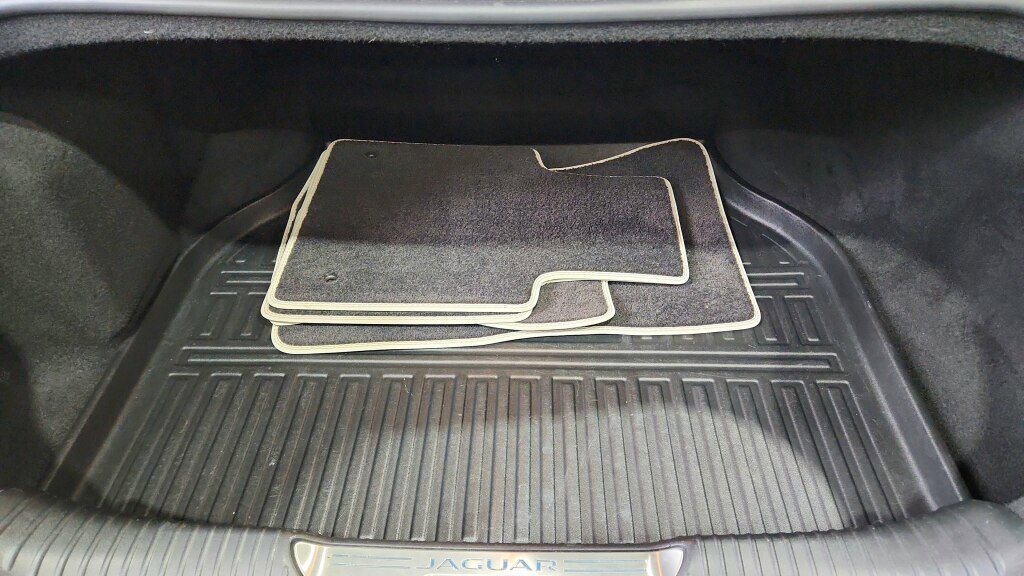 Used 2019 Jaguar XJ AWD image 31