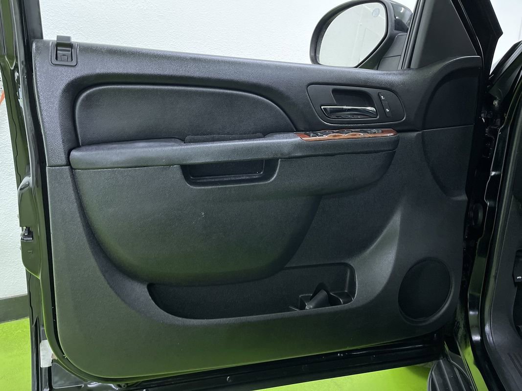 Used 2013 Chevrolet Tahoe LT image 16