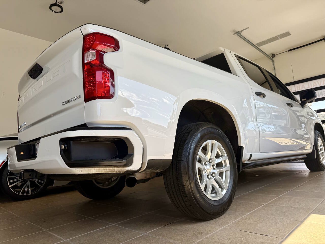 Used 2023 Chevrolet Silverado 1500 Custom AWD/4WD image 8