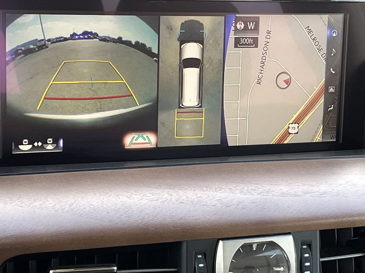 Used 2019 Lexus LX 570 4WD w/ Luxury Package image 16