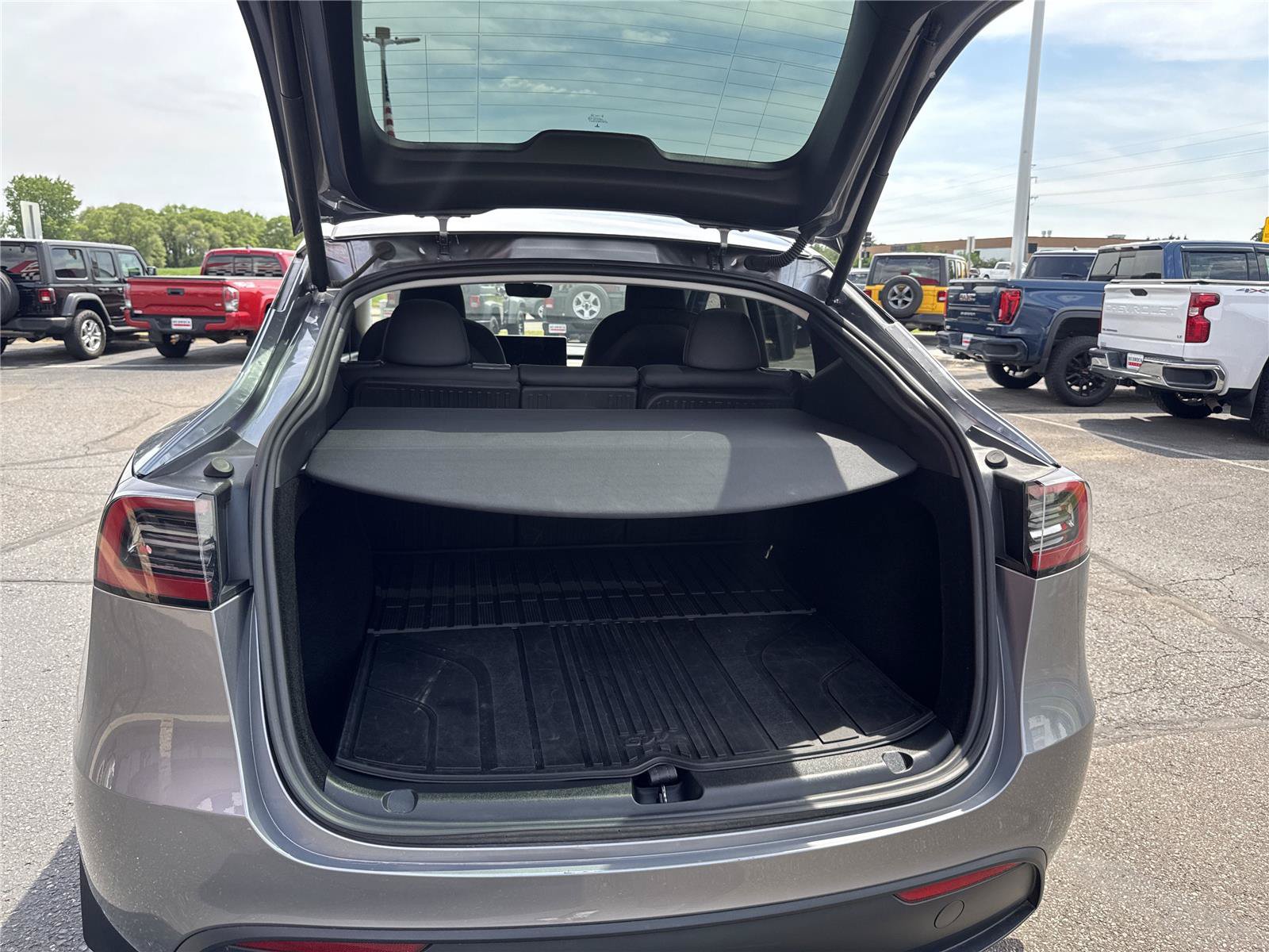 Used 2025 Tesla Model Y Performance AWD/4WD image 27