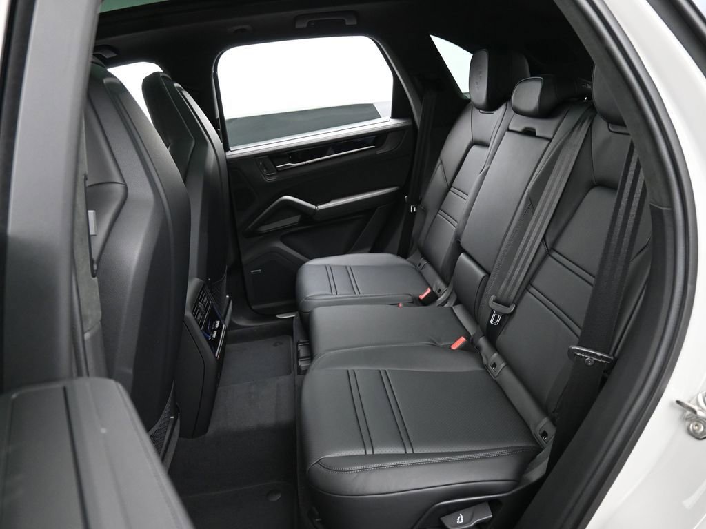 New 2026 Porsche Cayenne GTS image 26