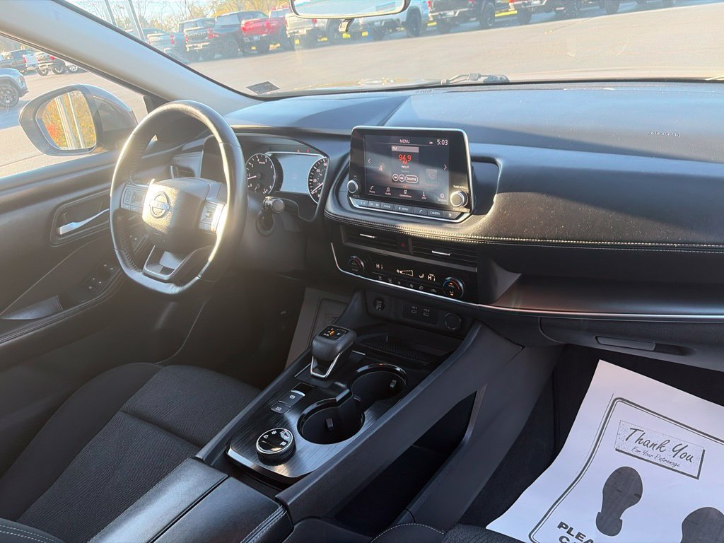 Used 2025 Nissan Rogue SV AWD/4WD image 40